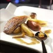 Xήνα γεμιστή με φρούτα και άγρια μανιτάρια 