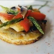 Γαλλία: πίτσα με μπρι, σπαράγγια και καπνιστό σολομό