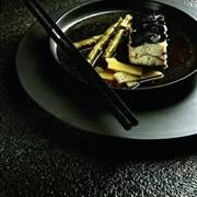 Σφυρίδα και τρούφα με σάλτσα λεμονιού yuzu, του Νobu