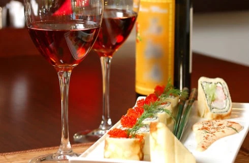 10 τρόποι για να απολαύσετε το κρασί στο εστιατόριο