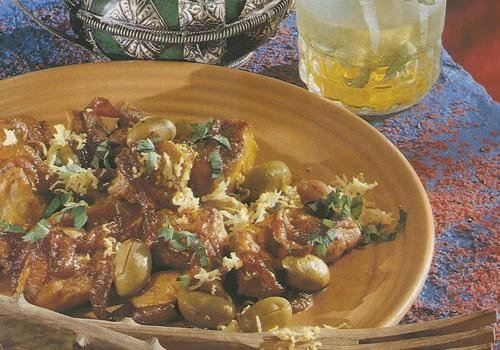 Μαροκινό αρνάκι με λεμόνια και ελιές 
