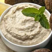Χούμους (ρεβιθοσαλάτα με ταχίνι)