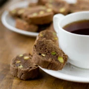 Biscotti με κακάο και φιστίκι Αιγίνης