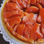 Κέικ με κυδώνια αναποδογυρισμένο