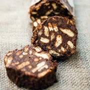 Σοκολατένιο σαλάμι (του Τάσου Αντωνίου)