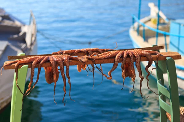 16 ξεχωριστές ταβέρνες στις Κυκλάδες - εικόνα 1