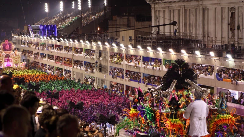 18 οργανωμένα ταξίδια για το Καρναβάλι