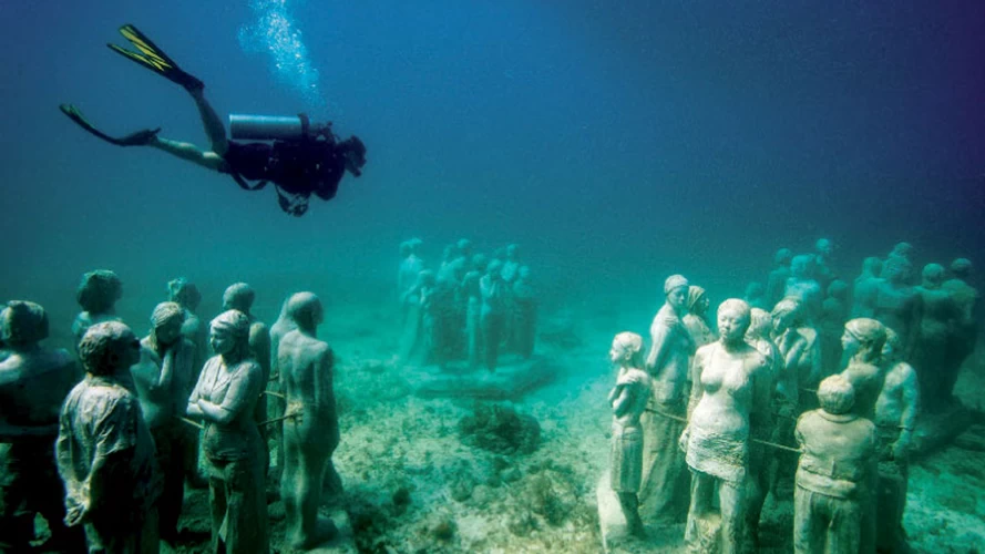Καταδυθείτε στο μαγικό κόσμο του Υποβρύχιου 
Μουσείου της Cancun. 