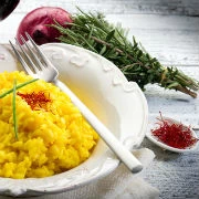 Ριζότο με κρεμμύδι και σαφράν