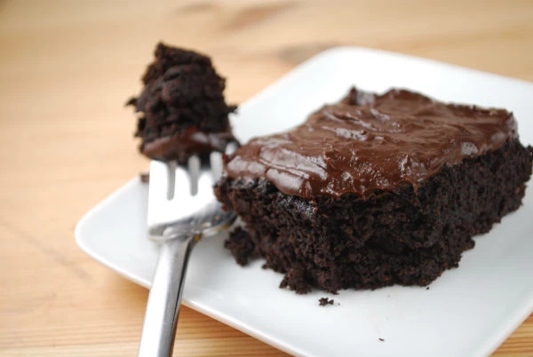 Εύκολο vegan κέικ σοκολάτας με μαστίχα