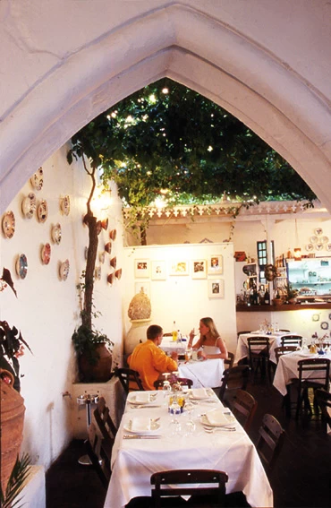 Χρυσοί Σκούφοι 2015: Αυτά είναι τα καλύτερα εστιατόρια της Ελλάδας - εικόνα 42