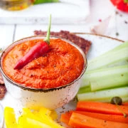 Ντιπ με κατίκι Δομοκού και πιπεριά Φλωρίνης