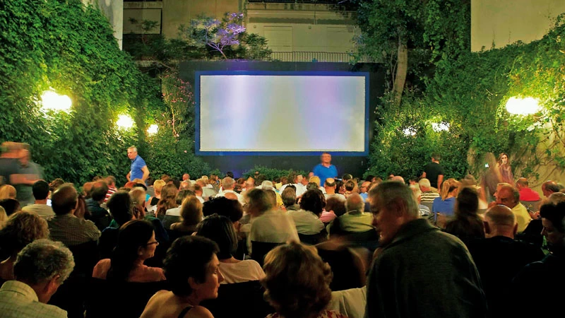 Θερινά σινεμά στο κέντρο της Αθήνας: 16 σινεφίλ οάσεις - εικόνα 7