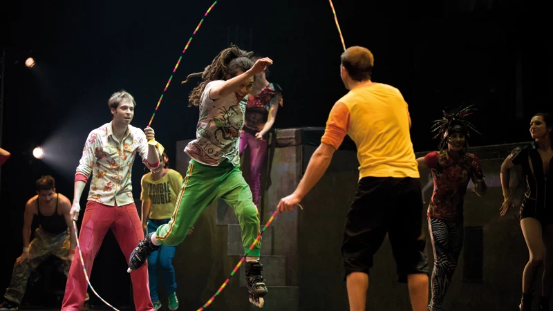 Cirque Eloize: Το «iD» του ξεσηκωτικού πολυθεάματος - εικόνα 3