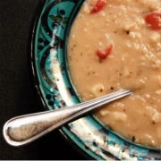 Τραχανάς με ντομάτα και λάδι τρούφας