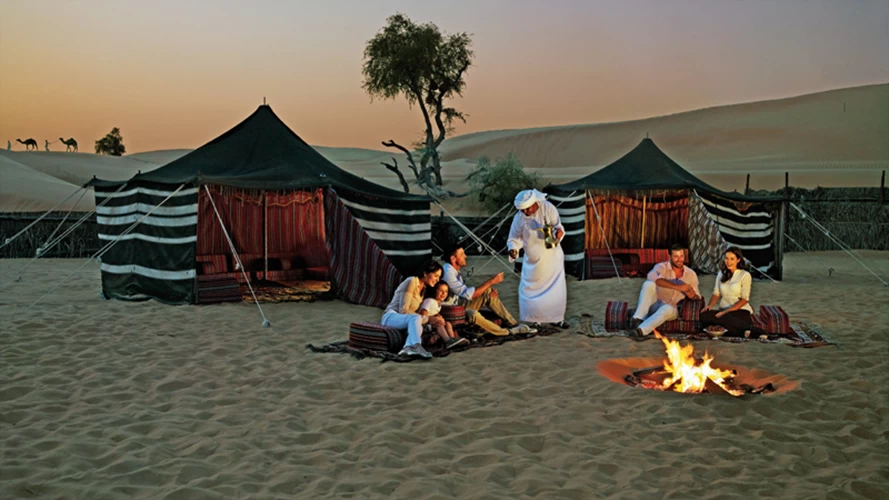 Το desert safari ολοκληρώνεται με γεύμα σε βεδουίνικο ύφος
