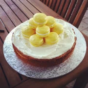 Τούρτα λεμόνι με κρέμα βανίλιας και σαντιγί λεμονιού 