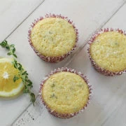 Μάφινς με λεμονοθύμαρο και σιρόπι 