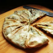 Χορτόπιτα με καρύδια και ταχίνι 