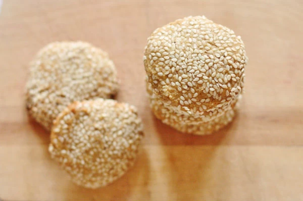 Κουλουράκια με κόλιανδρο, πορτοκάλι και  ταχίνι