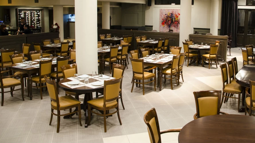 Στο εστιατόριο «Δέκα» του «Kleio Resort & Spa» την επιμέλεια έχει ο έμπειρος Σάκης Καλλιοντζής