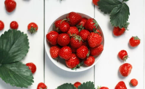 Φράουλες, το κόσμημα της άνοιξης