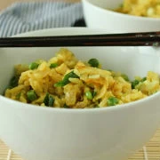 Τηγανητό ρύζι με φρέσκα κρεμμυδάκια και iceberg 