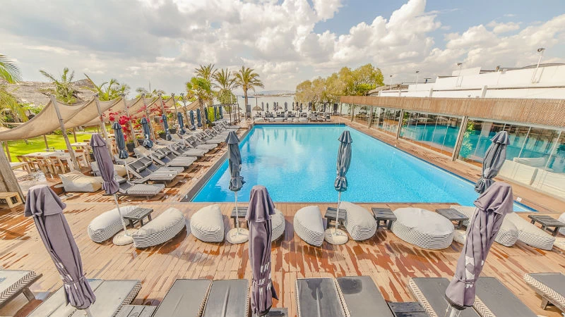 Balux Seaside + Pool
