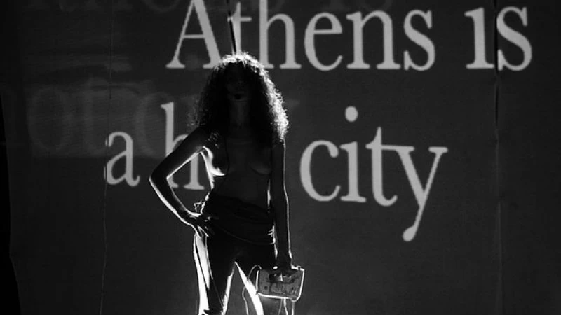 Έλλη Παπακωνσταντίνου: «Θέλω να ολισθήσει το κοινό στο ασυνείδητο των Αθηναίων» - εικόνα 5