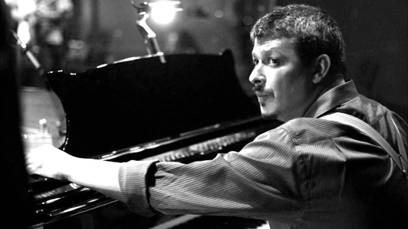 Δημήτρης Καλαντζής: "Θέλω να περνάει η jazz πιο εύκολα στον κόσμο" - εικόνα 1