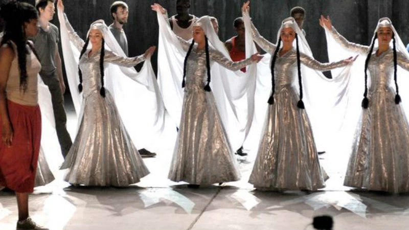 Η Ερμίρα Γκόρο χορογραφεί την Αγγελική Στελλάτου - εικόνα 1