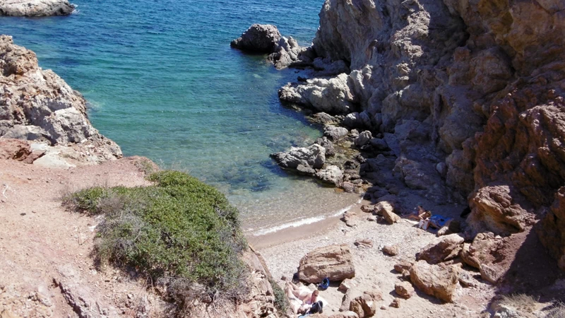 14 λόγοι για να απλώσεις πετσέτα στις παραλίες της Αττικής - εικόνα 8