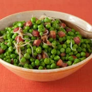 Αρακάς με καπνιστό ζαμπόν