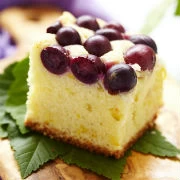 «Πίτα» με σταφύλια και γιαούρτι