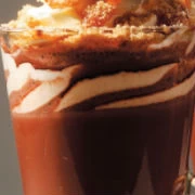 Ζεστό ρόφημα σοκολάτας με μπισκότο (συνταγή από τη Γιώτης)