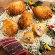 Παστουρμαδοκανταϊφάκια (της Μαρίας Εκμεκτσίογλου)