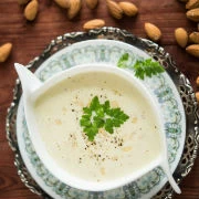 Κοτόσουπα με αμύγδαλα (τουρκική συνταγή)