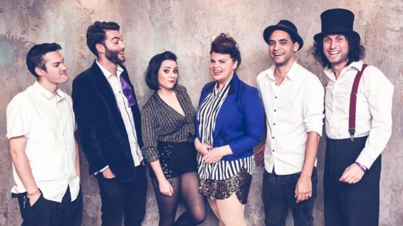 Electric Swing Circus: Χορευτικός ηλεκτρισμός - εικόνα 1