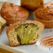 Μάφινς με μπρόκολο