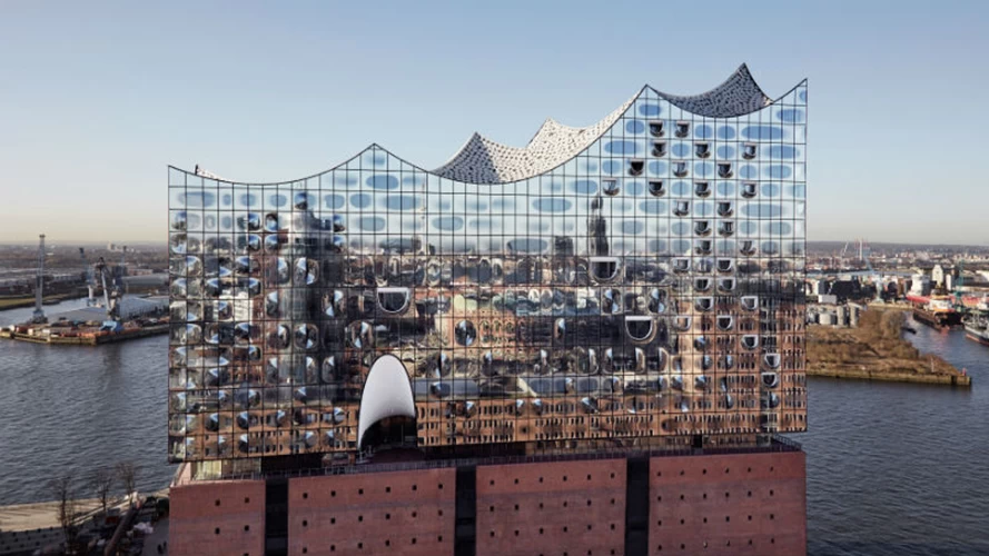 Η Elbphilharmonie είναι το νέο αρχιτεκτονικό διαμάντι του Αμβούργου διά χειρός Herzog & De Meuron
