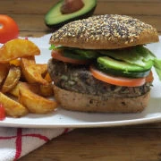 Burgers με φασόλια, σπόρους chia και καλαμπόκι