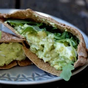 Αβγοσαλάτα με αβοκάντο