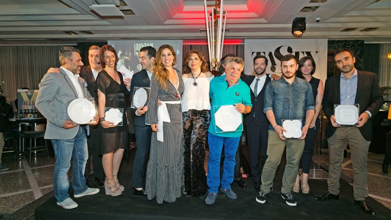 Tasty Guide Awards 2017 – δείτε τους νικητές (pics) - εικόνα 1