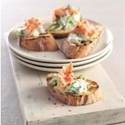 Καπνιστή πέστροφα με πιπεριές και ελιές 