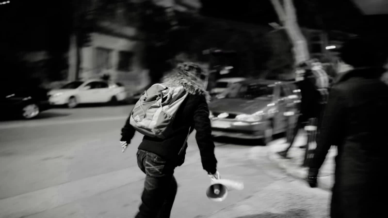 Μια street-performance βγάζει τους θεατές βόλτα στην Αρχελάου! - εικόνα 2