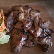 Αρνίσια συκωταριά με μέλι και δεντρολίβανο