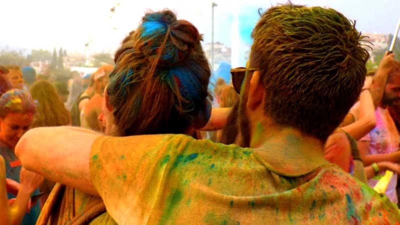 Πήγαμε στο Colour Day Festival: η Αθήνα πλημμύρισε με χρώμα - εικόνα 4