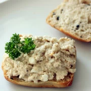 Άλειμμα αντζούγιας και μανιταριών