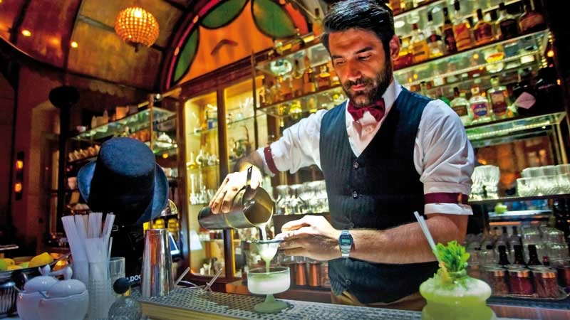 Διασχίσαμε όλη την Ελλάδα και βρήκαμε τις καλύτερες εκτός Αθηνών μπάρες… - εικόνα 1