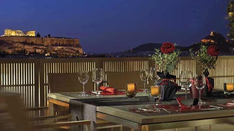 Fine dining πάνω από την Αθήνα - εικόνα 1